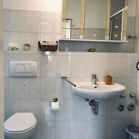 Golden Gapa Family 27