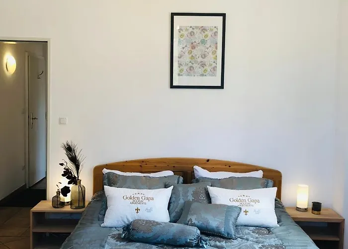 Golden Gapa Family 27